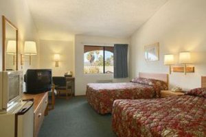 super-8-motel-escondido-012